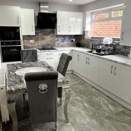 Luxury 3 Bed 3 Bedroom House Harborne เบอร์มิงแฮม ภายนอก รูปภาพ