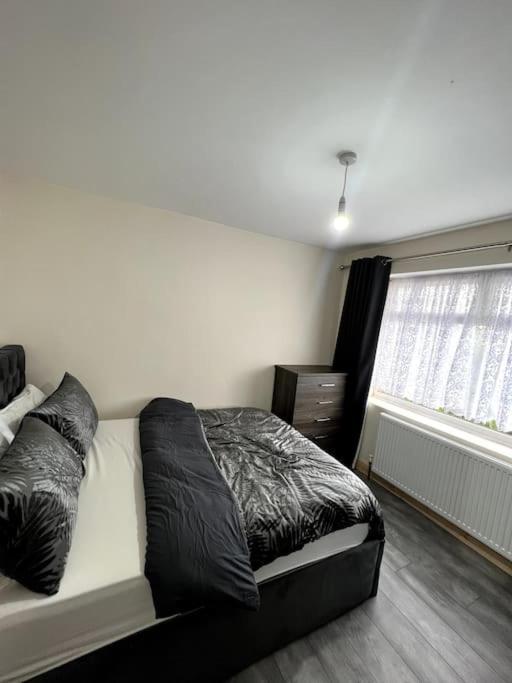 Luxury 3 Bed 3 Bedroom House Harborne เบอร์มิงแฮม ภายนอก รูปภาพ