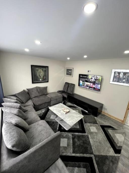 Luxury 3 Bed 3 Bedroom House Harborne เบอร์มิงแฮม ภายนอก รูปภาพ