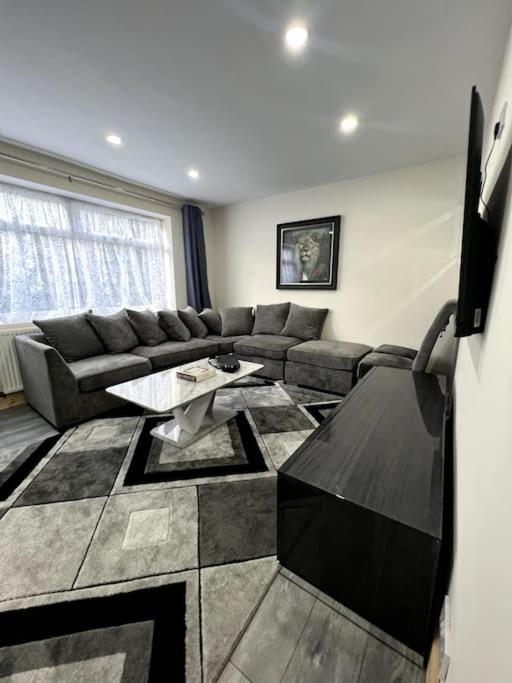 Luxury 3 Bed 3 Bedroom House Harborne เบอร์มิงแฮม ภายนอก รูปภาพ