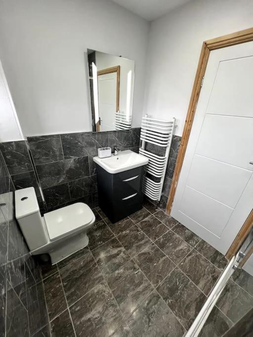 Luxury 3 Bed 3 Bedroom House Harborne เบอร์มิงแฮม ภายนอก รูปภาพ